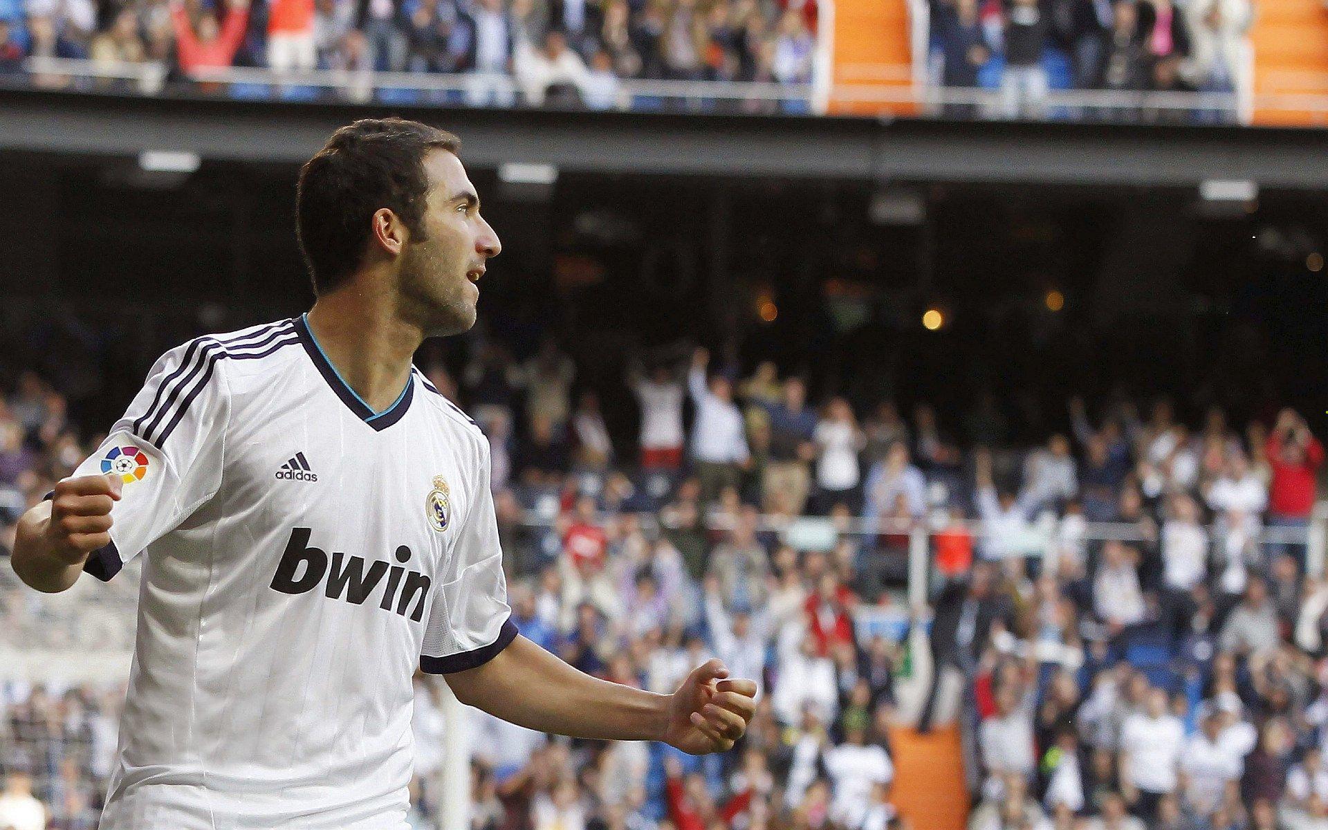 中国游泳队亚运会再创佳绩 多项纪录被刷新