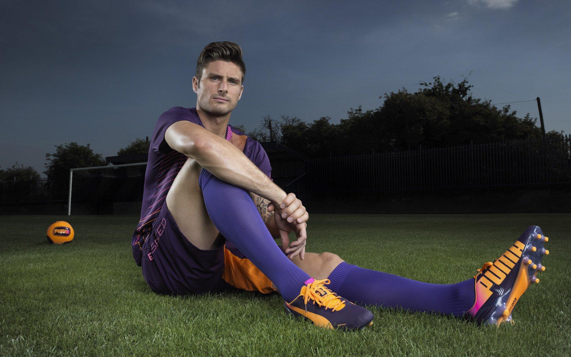 谢尔基打破刻板印象，球场内外，误解与真实的较量